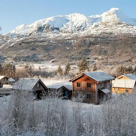 Feriehus Voss Cabin Skulestadmo